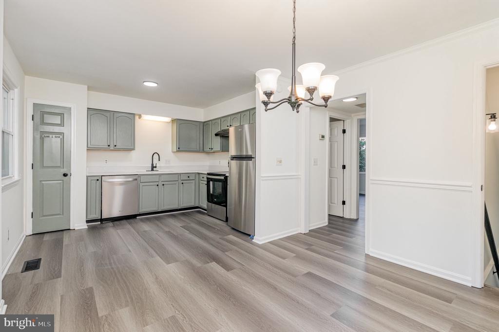 225 OVERLOOK COURT