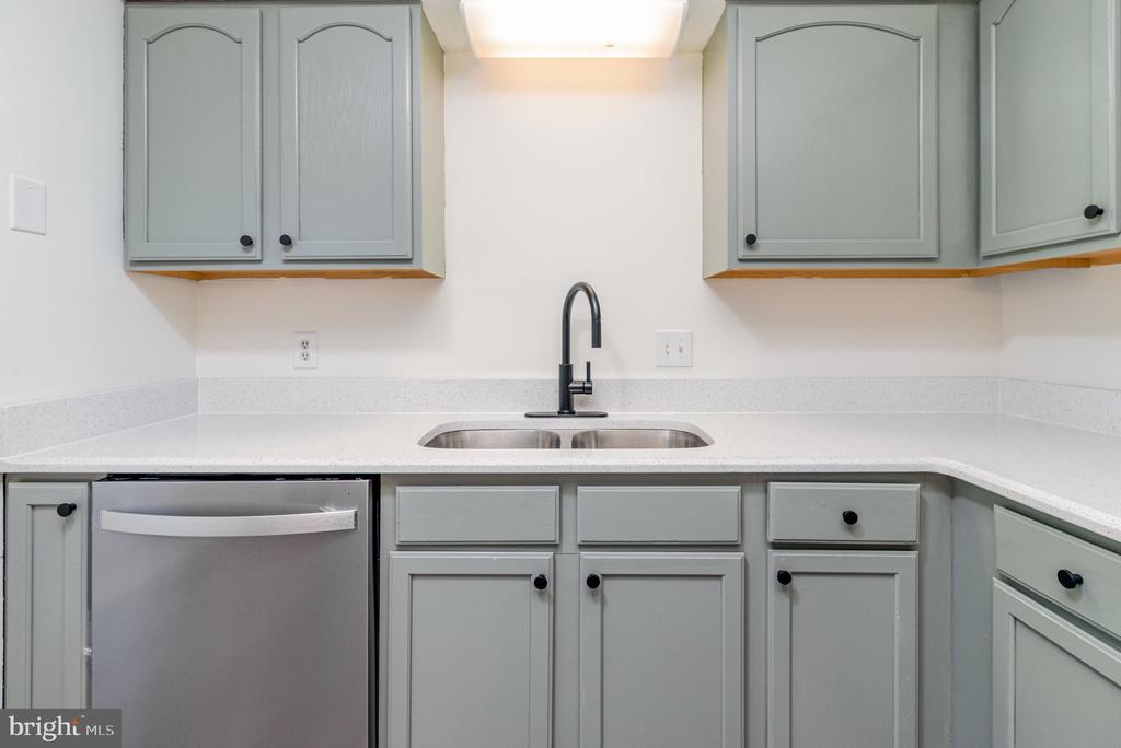 225 OVERLOOK COURT