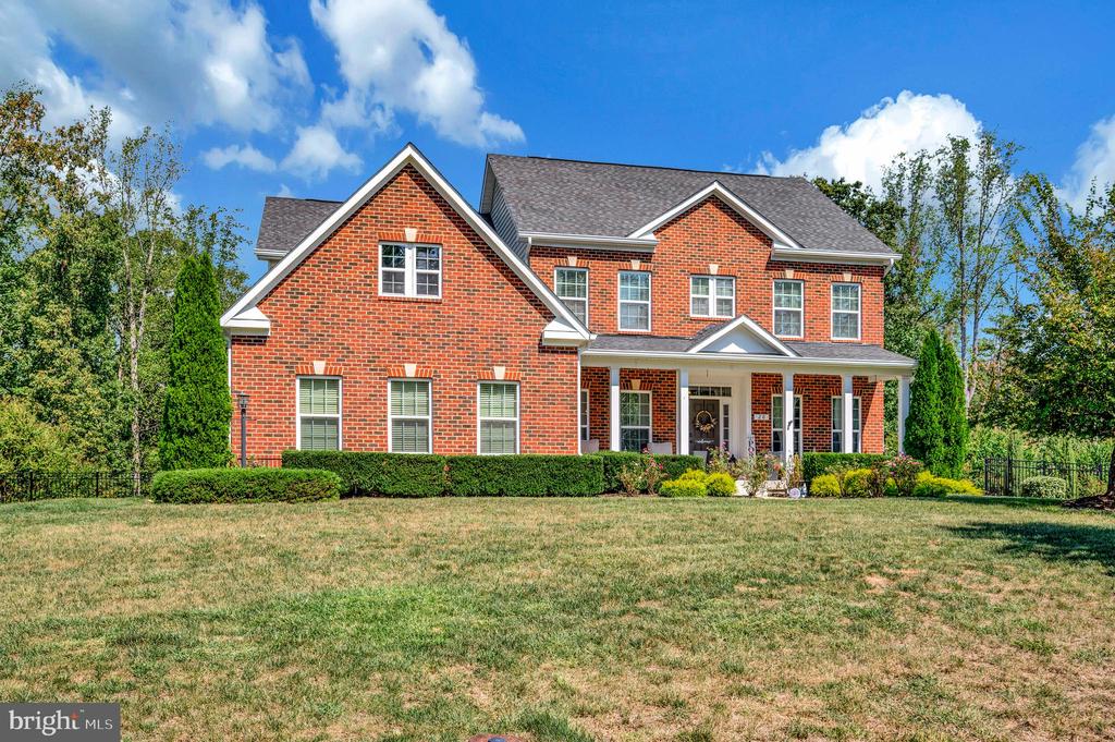 20 GENEVIEVE COURT