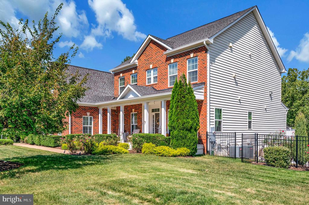 20 GENEVIEVE COURT