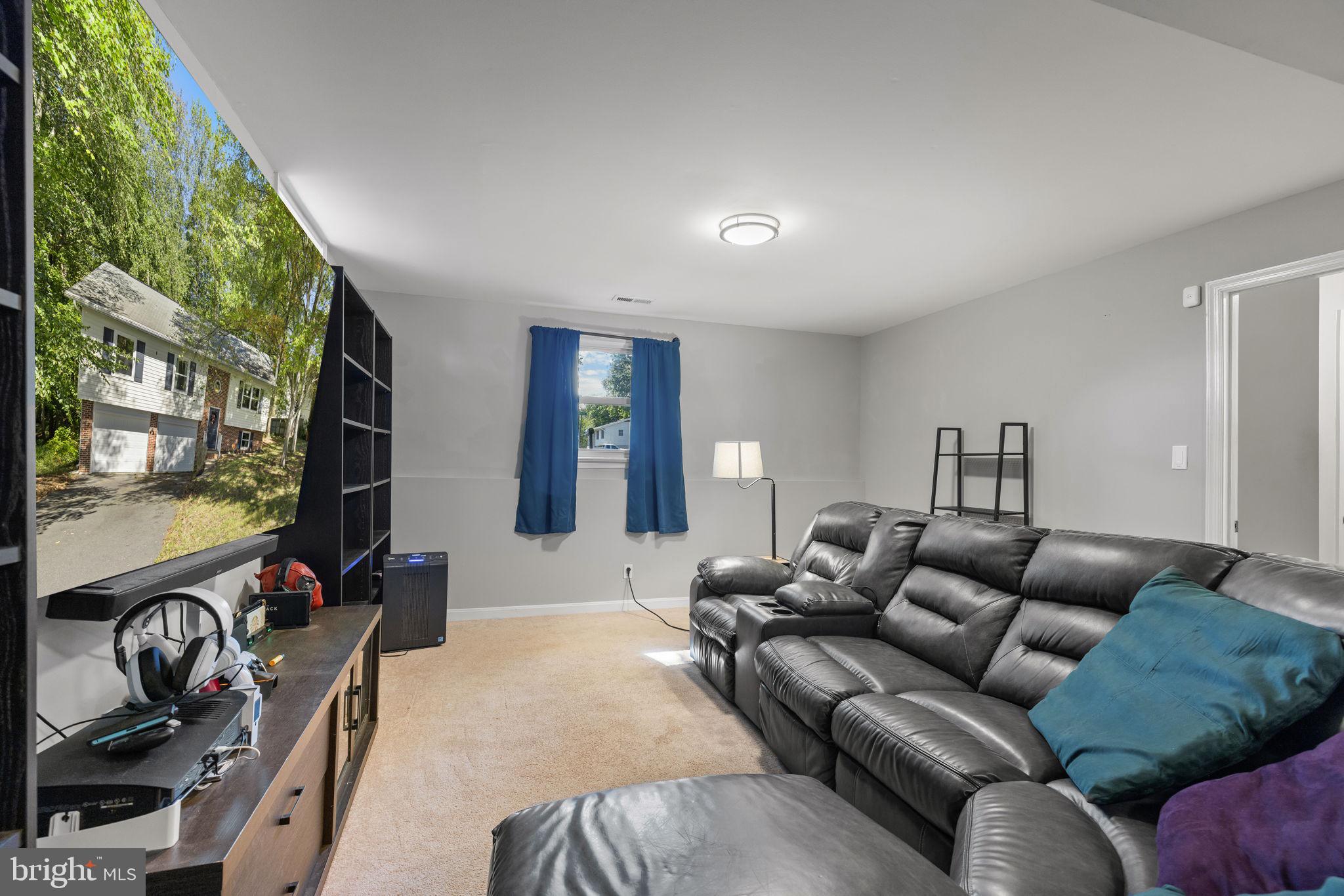 1703 SHERWOOD