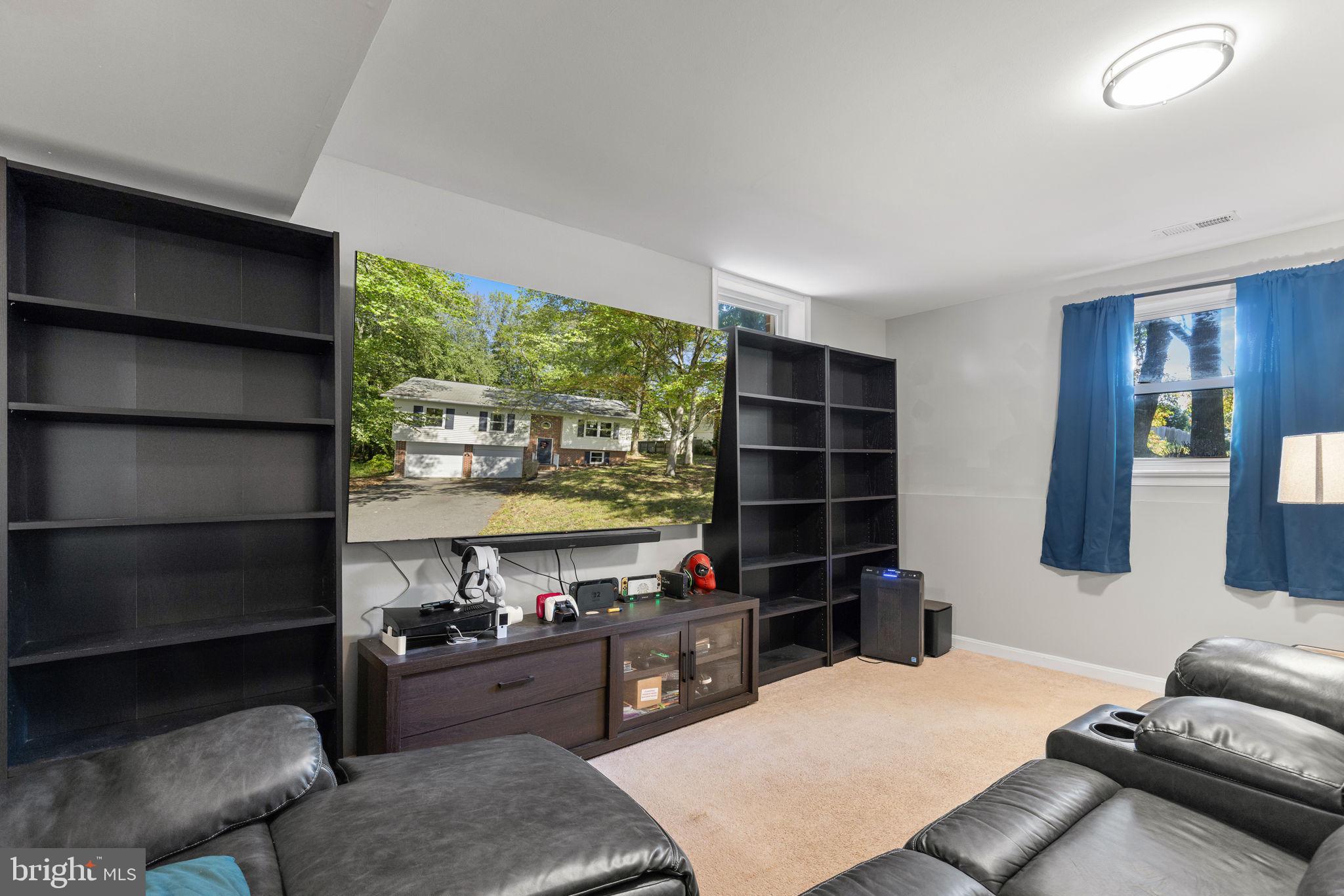1703 SHERWOOD