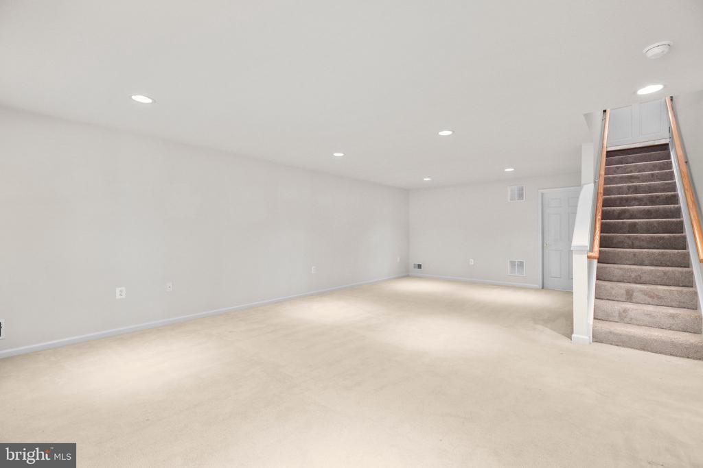 14 SUGARGROVE COURT