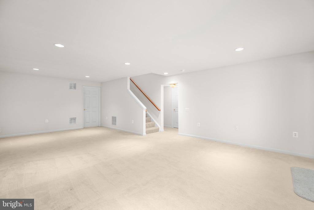 14 SUGARGROVE COURT