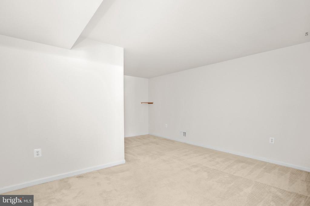 14 SUGARGROVE COURT