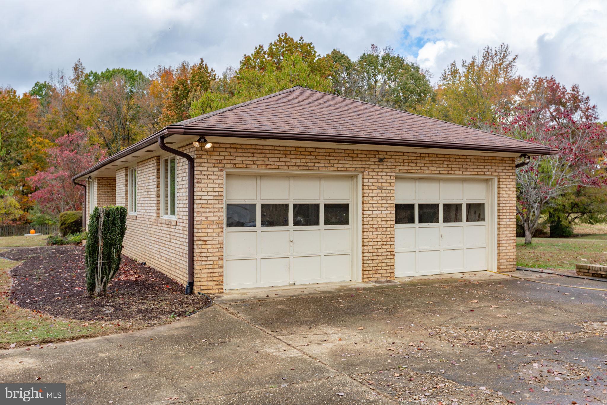 31 LITTLE CREEK LANE