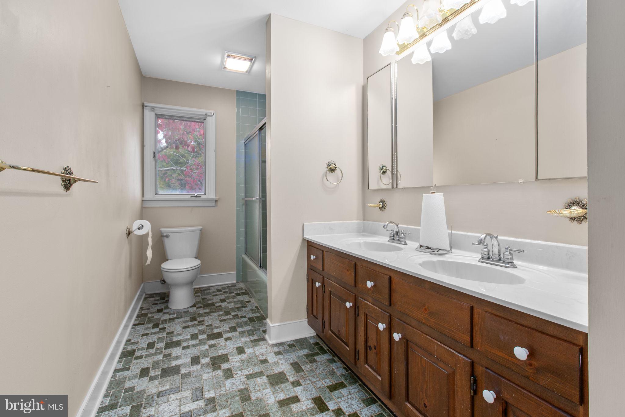 31 LITTLE CREEK LANE