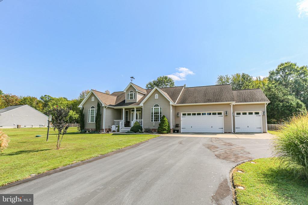 11 WOODROW DRIVE