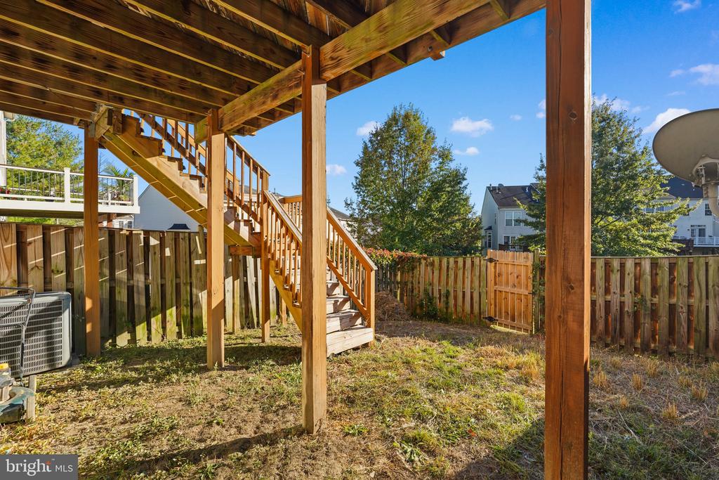 12 POPES CREEK LANE