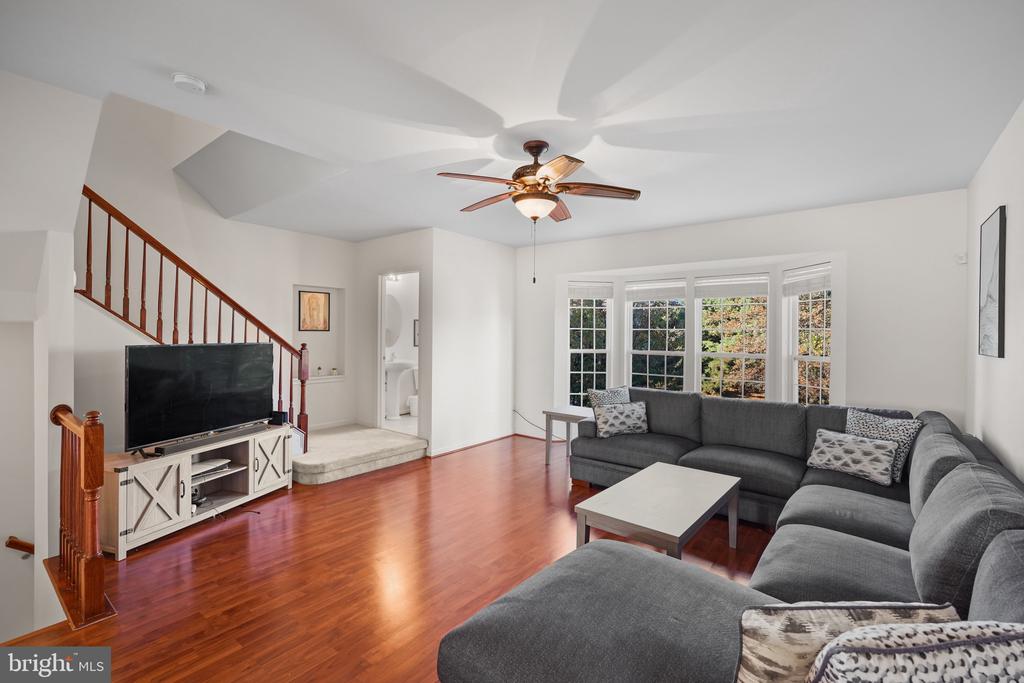 12 POPES CREEK LANE
