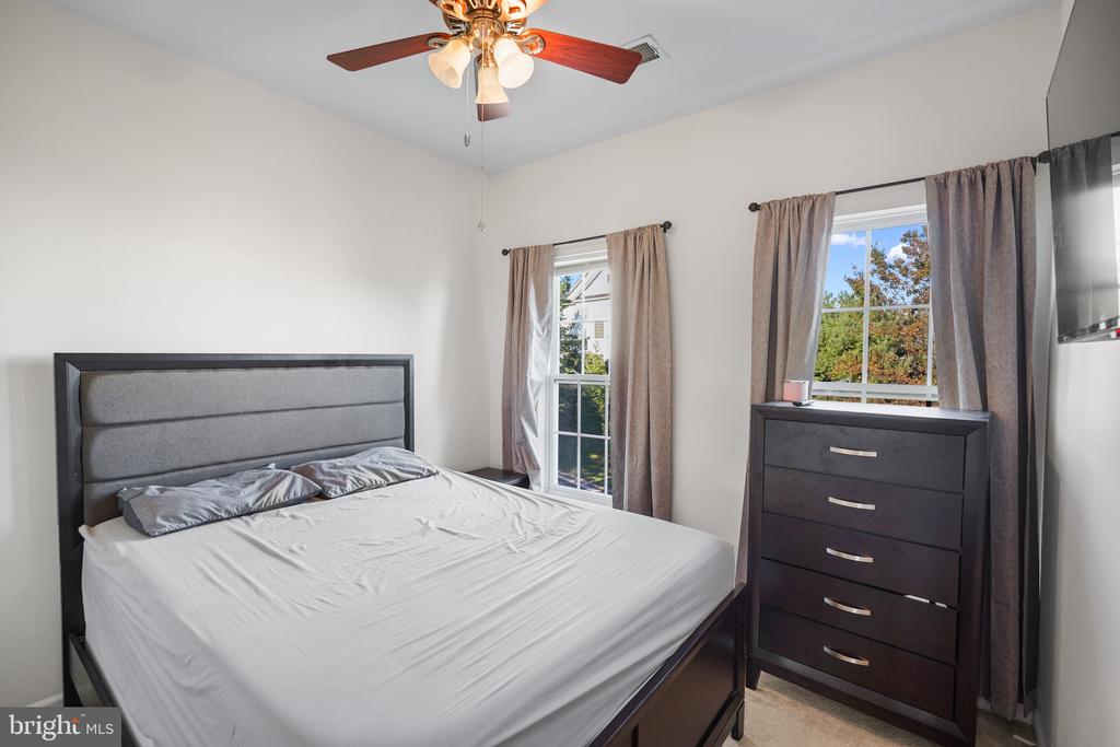 12 POPES CREEK LANE
