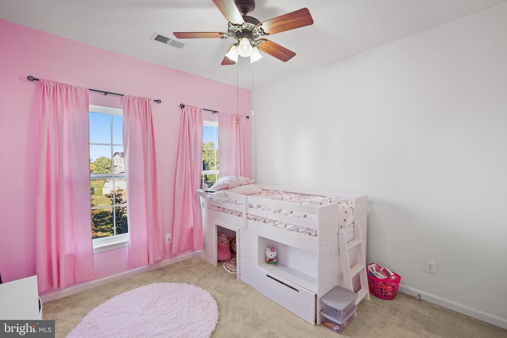 12 POPES CREEK LANE
