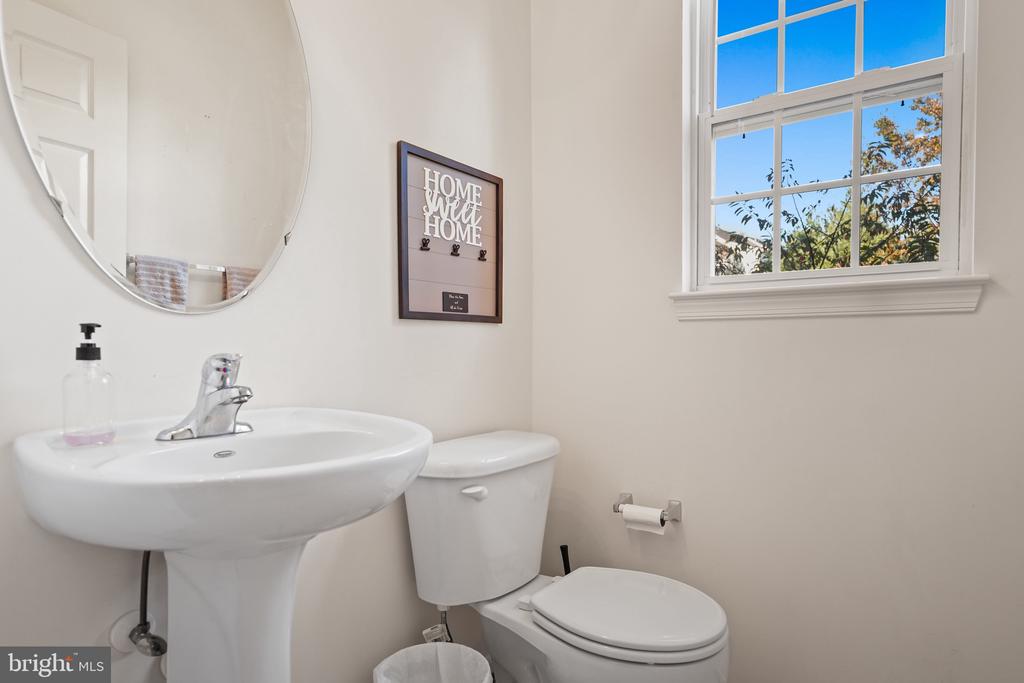 12 POPES CREEK LANE