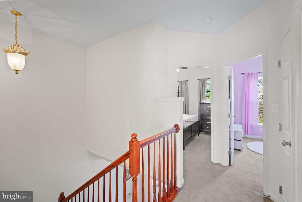 12 POPES CREEK LANE