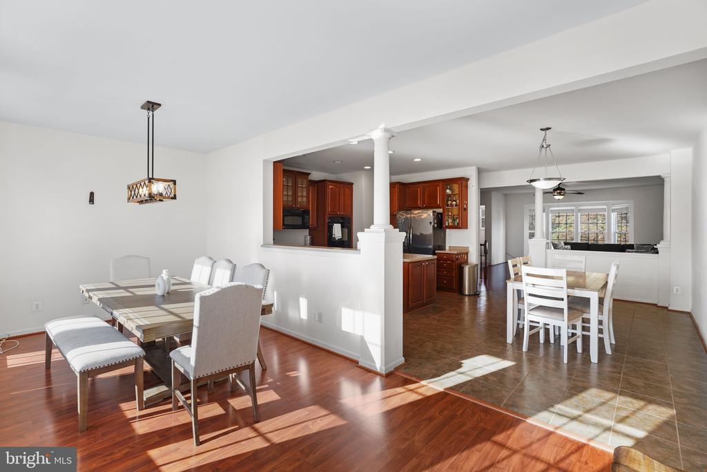 12 POPES CREEK LANE