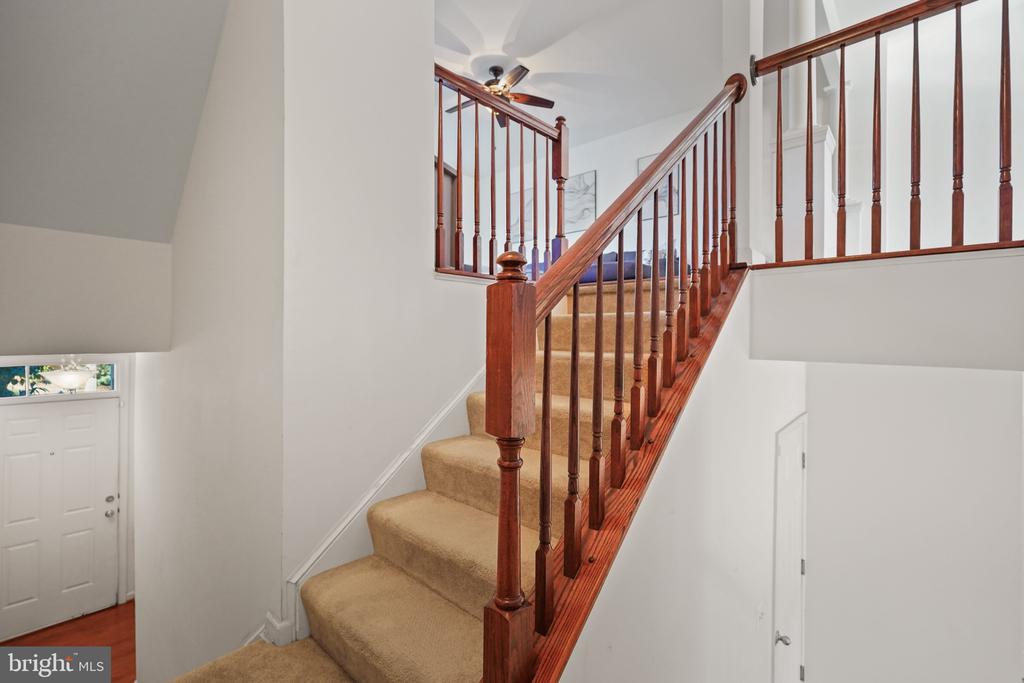 12 POPES CREEK LANE