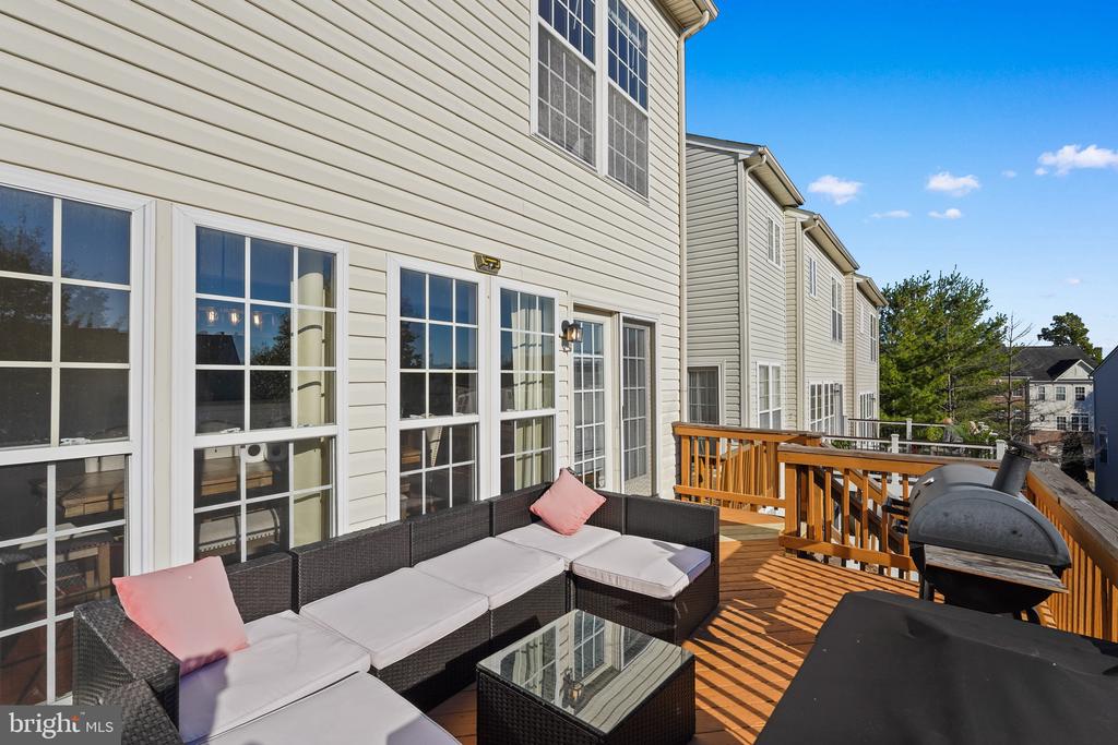 12 POPES CREEK LANE