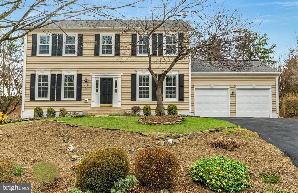 38 BLOSSOM WOOD COURT