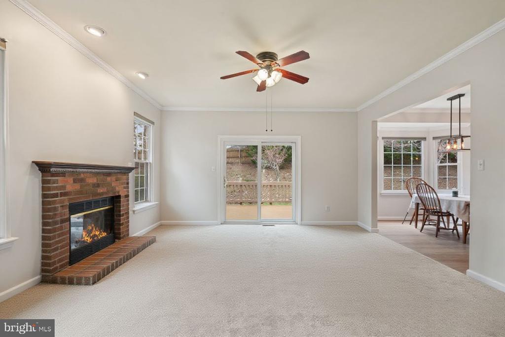 38 BLOSSOM WOOD COURT