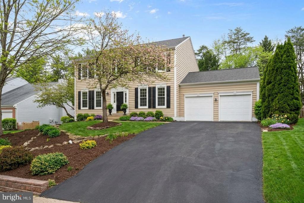 38 BLOSSOM WOOD COURT
