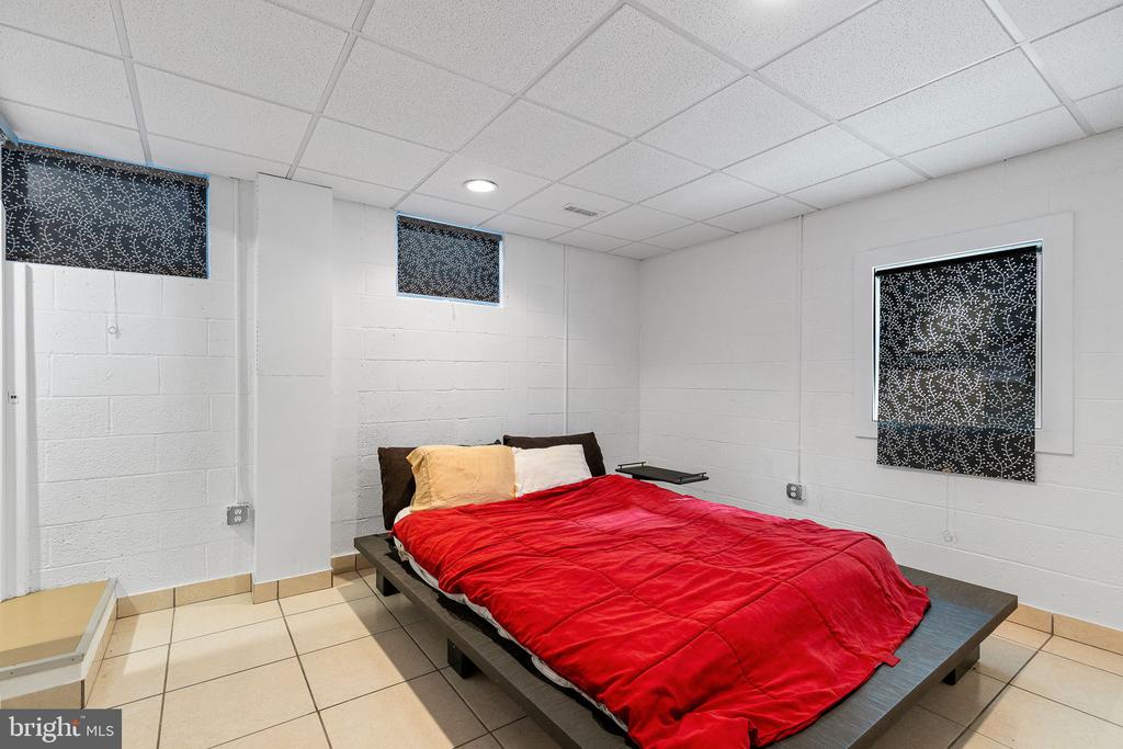 9 LAKE VIEW TERRACE