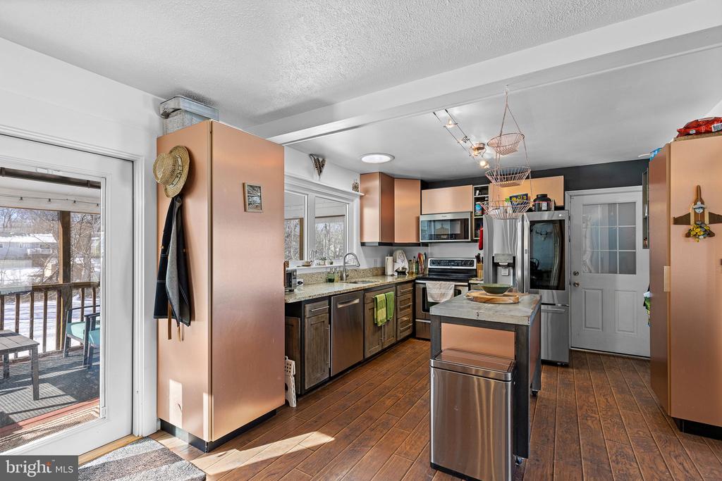 9 LAKE VIEW TERRACE