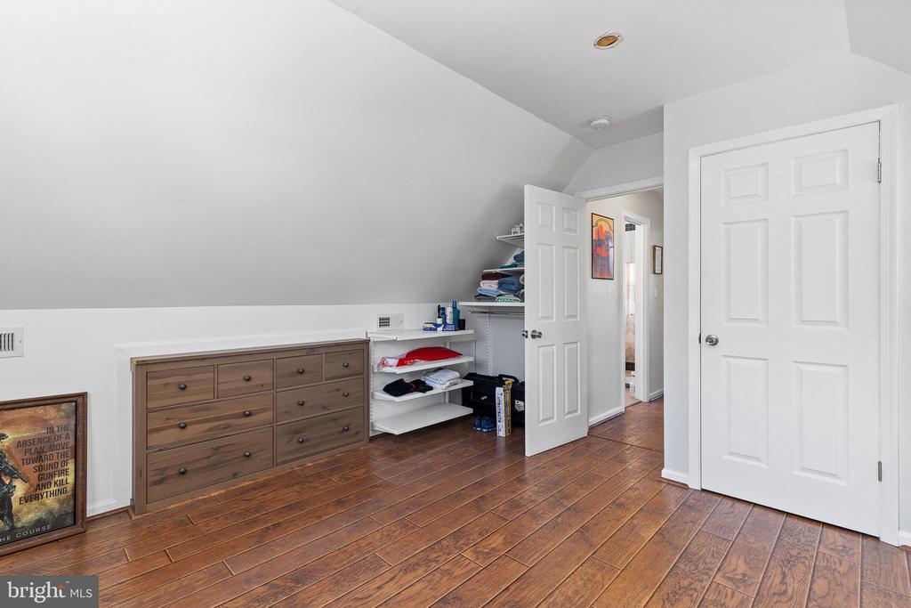 9 LAKE VIEW TERRACE