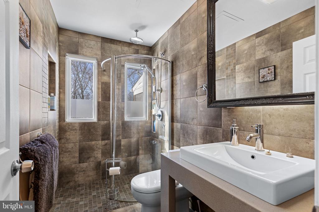 9 LAKE VIEW TERRACE