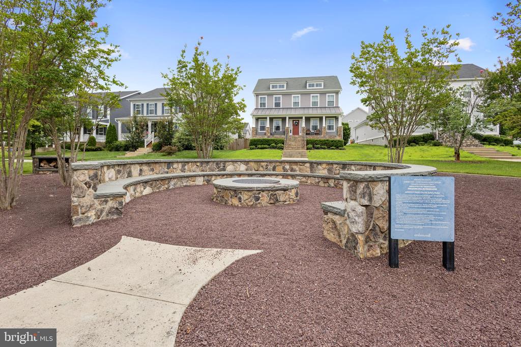930 FORSYTHIA LANE