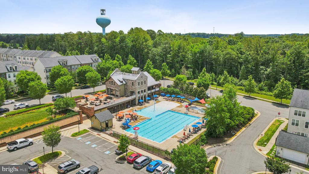 930 FORSYTHIA LANE