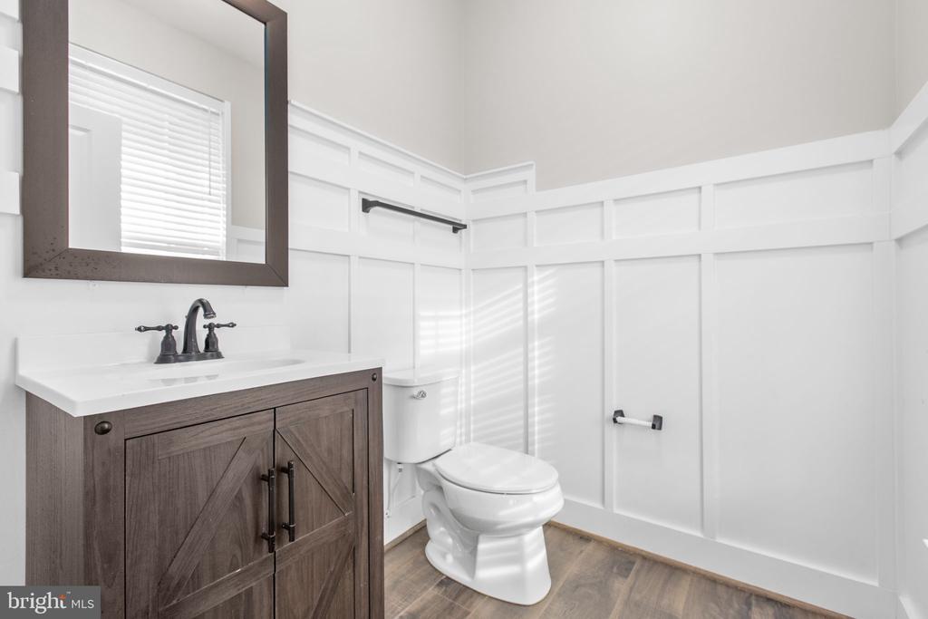 930 FORSYTHIA LANE