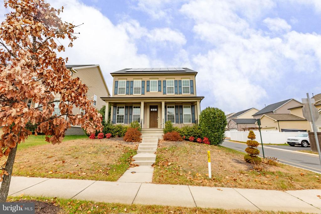 930 FORSYTHIA LANE