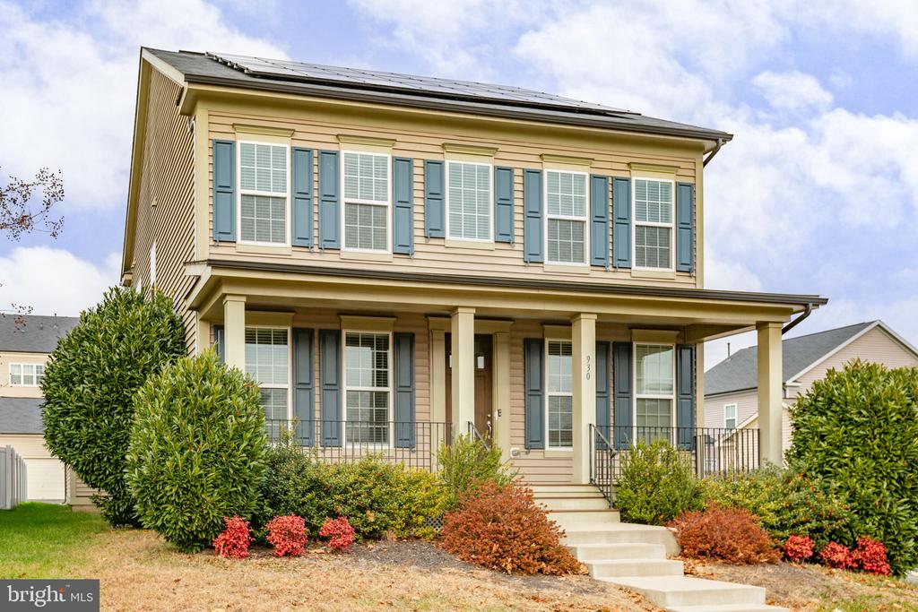 930 FORSYTHIA LANE
