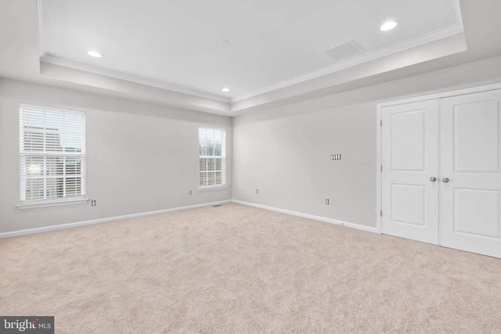 930 FORSYTHIA LANE