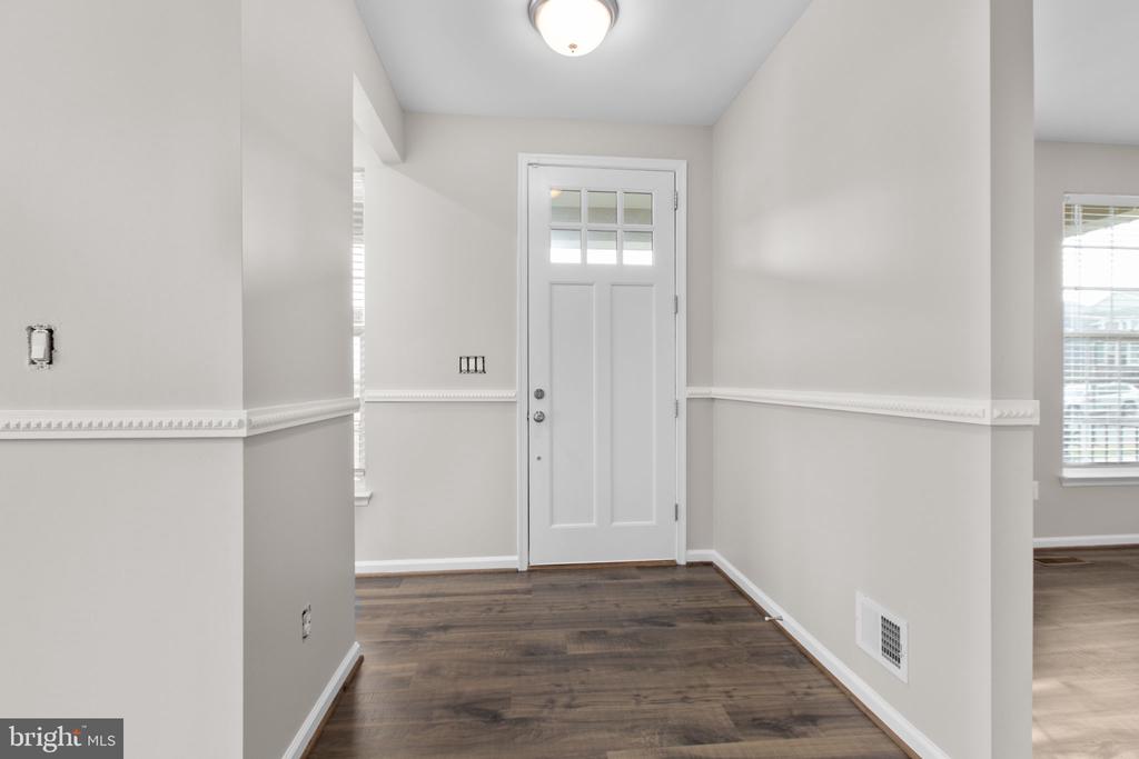 930 FORSYTHIA LANE