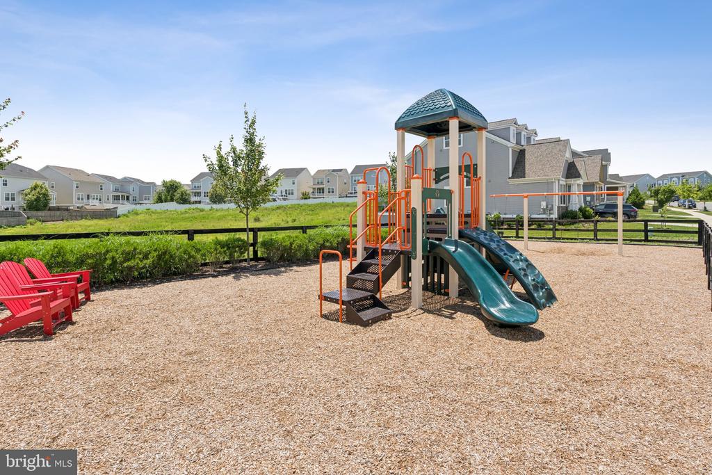 930 FORSYTHIA LANE