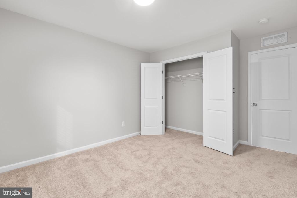 930 FORSYTHIA LANE