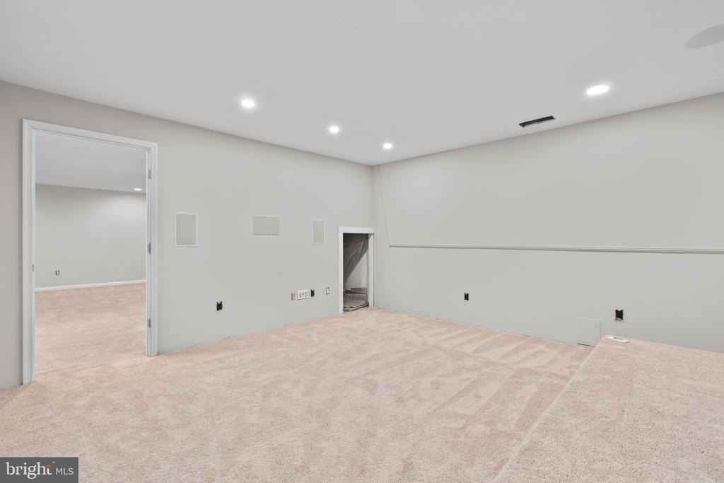 930 FORSYTHIA LANE