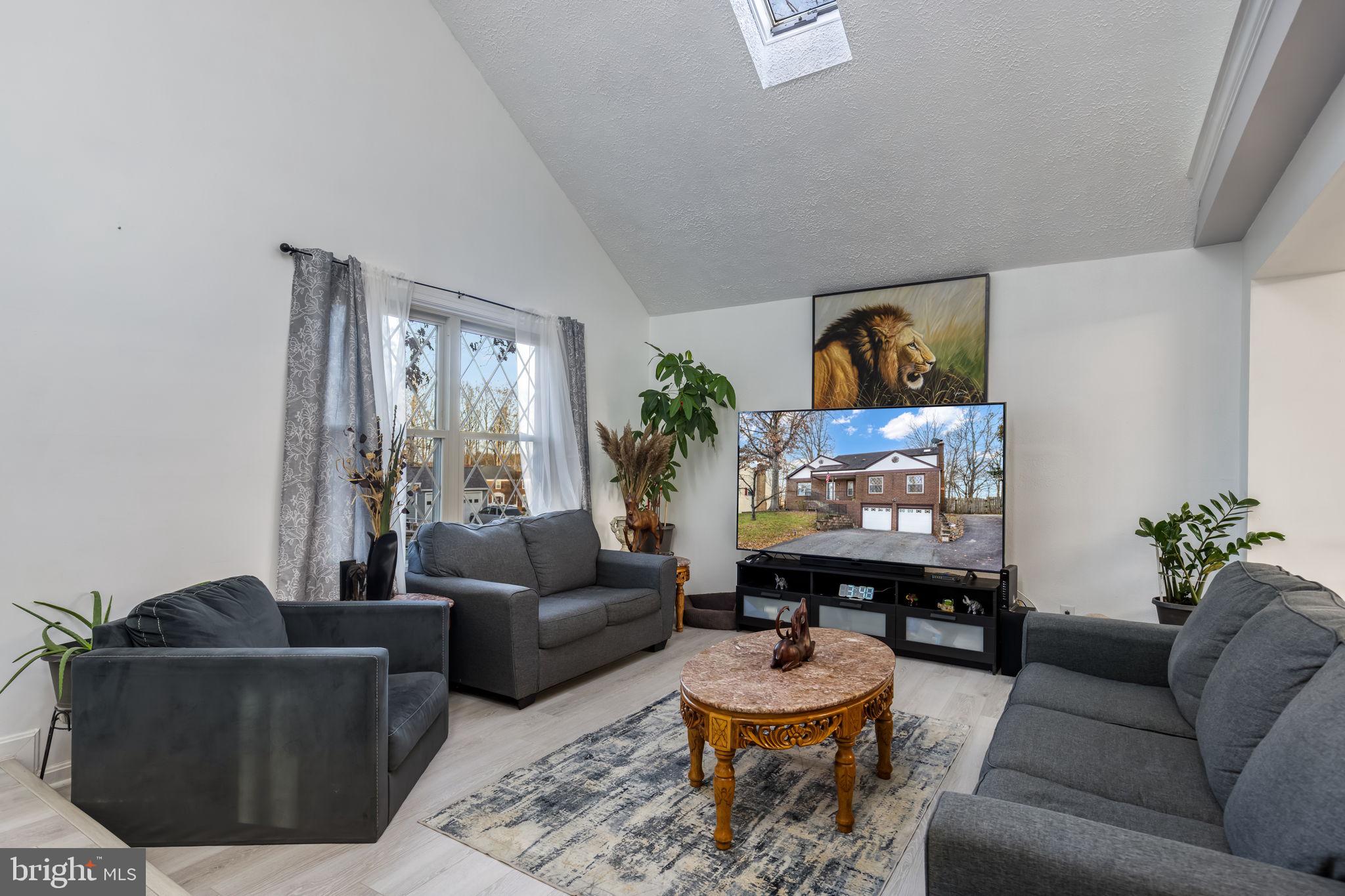 112 OAKWOOD DRIVE