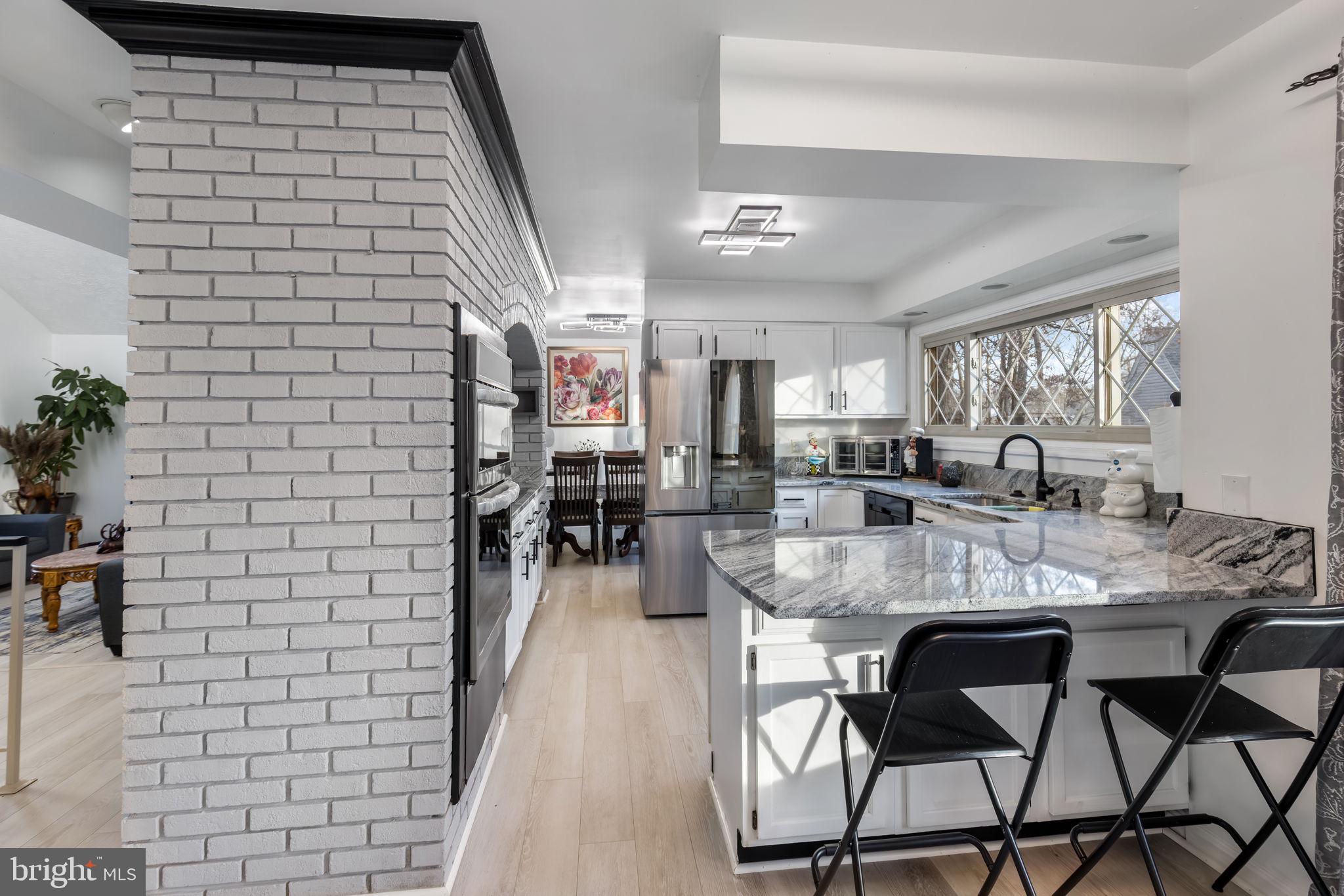 112 OAKWOOD DRIVE