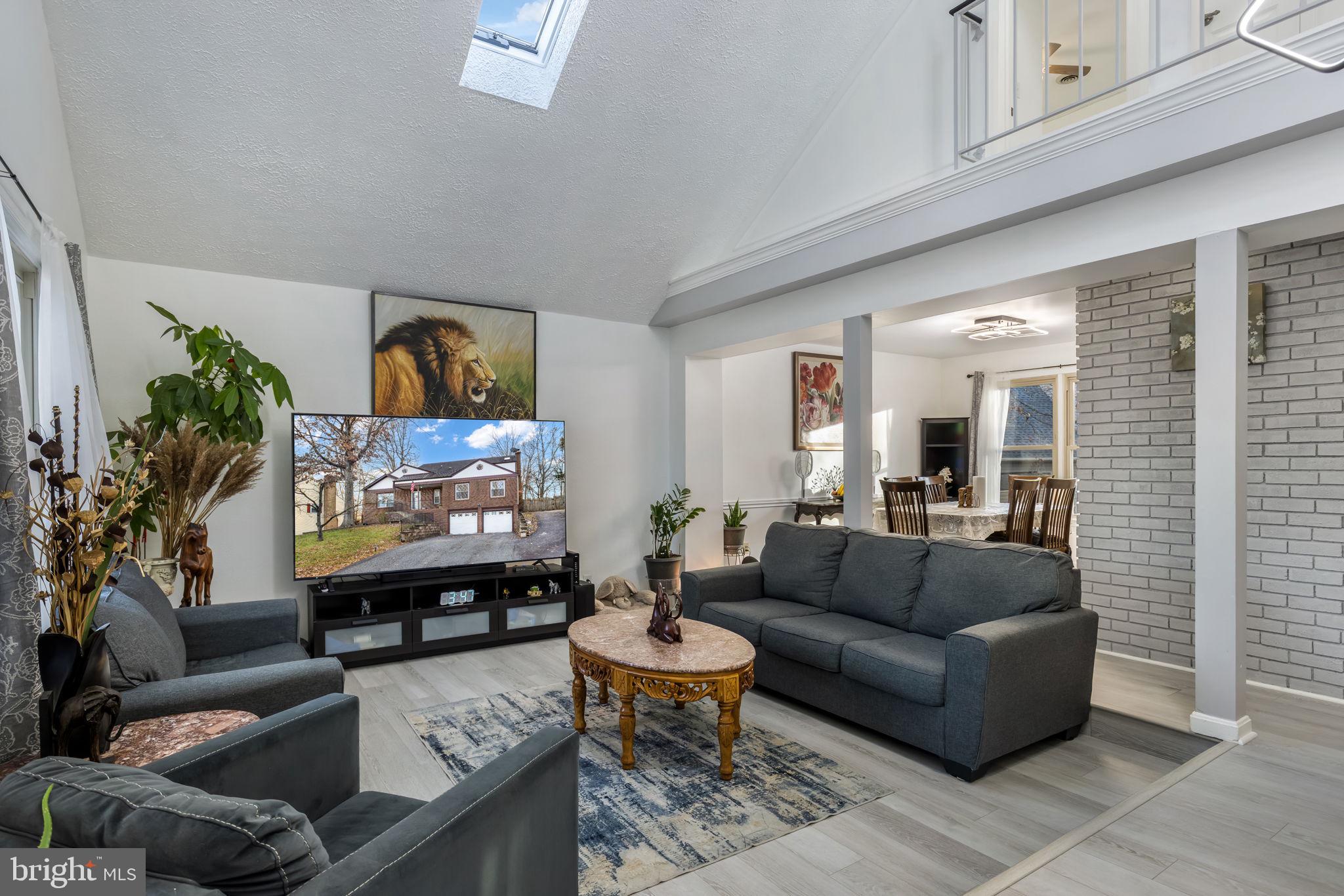 112 OAKWOOD DRIVE