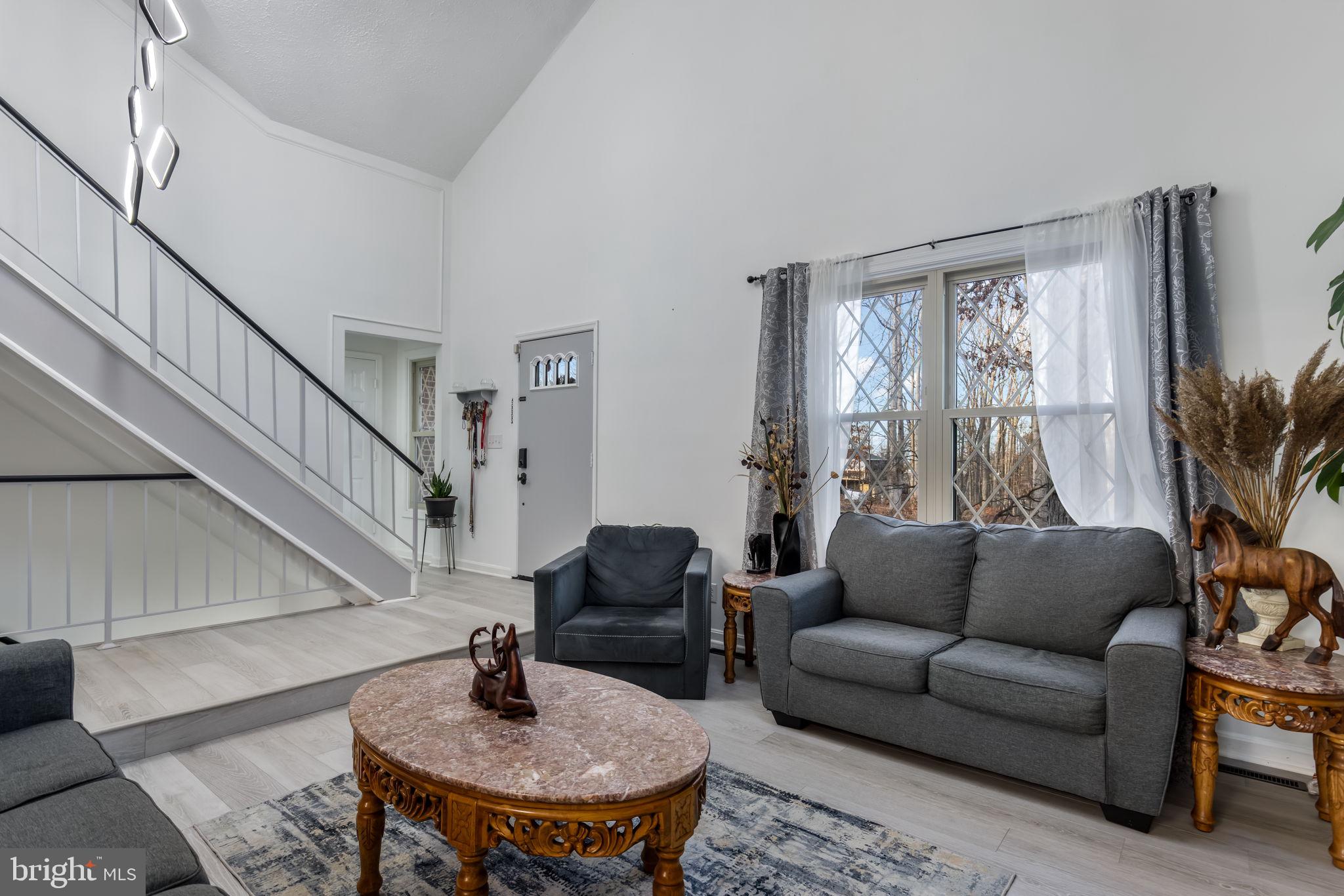 112 OAKWOOD DRIVE