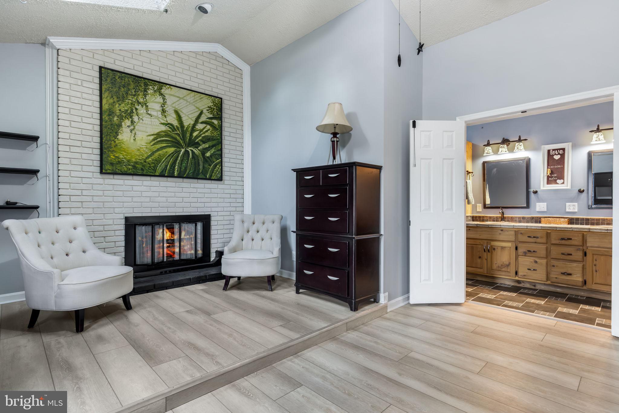 112 OAKWOOD DRIVE