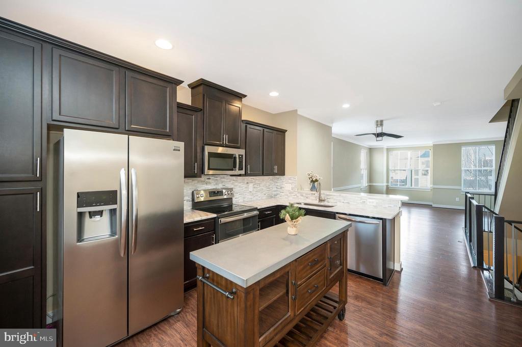 100 NESTORS PLACE 601