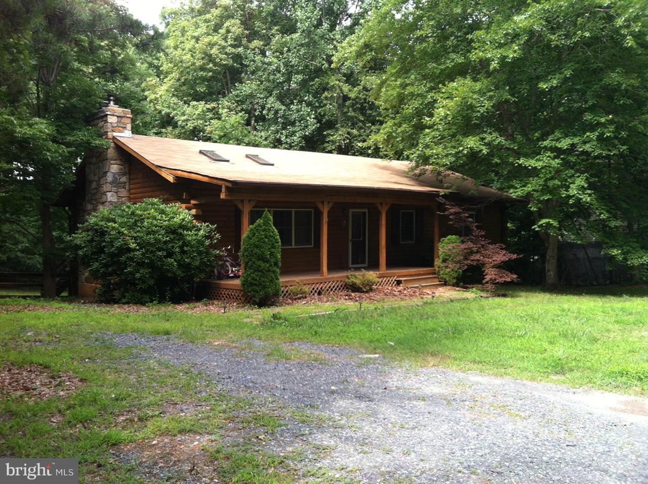7 GLADE DRIVE