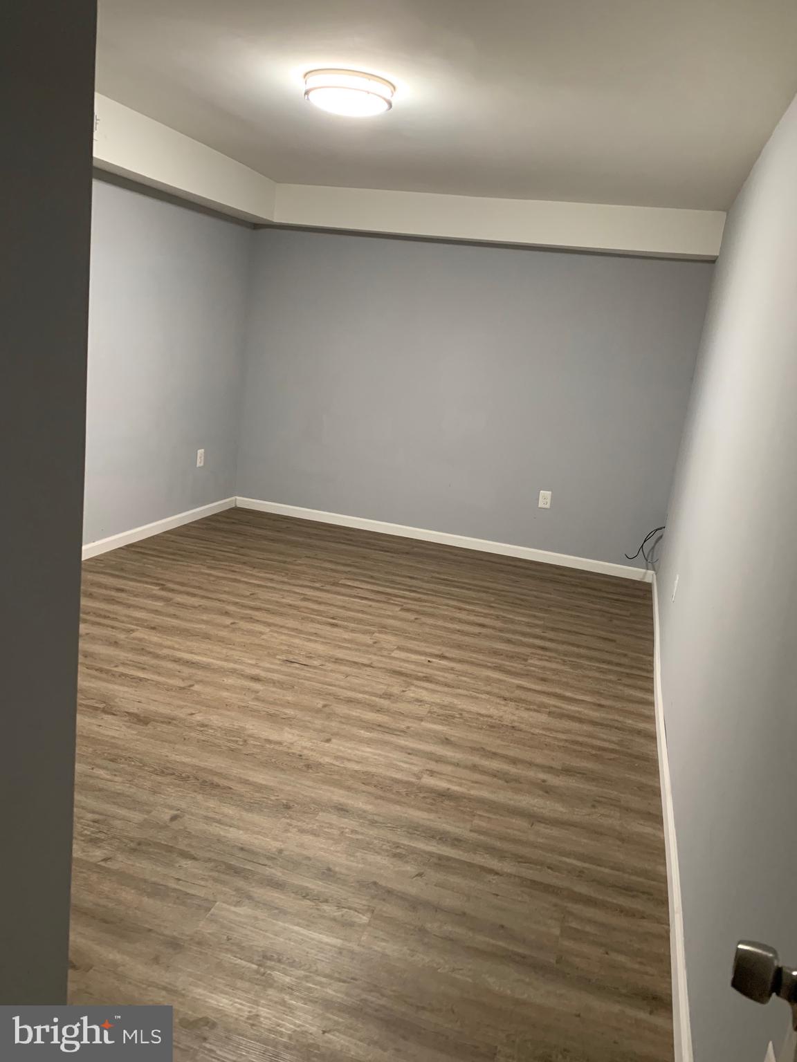 7 GLADE DRIVE