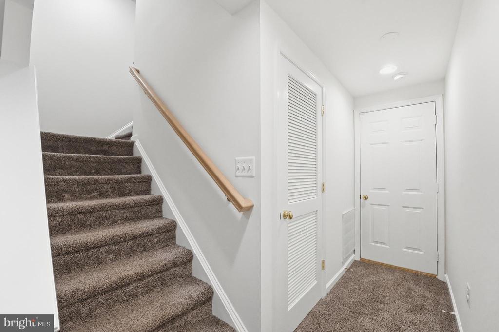 61 HOOVLER LANE