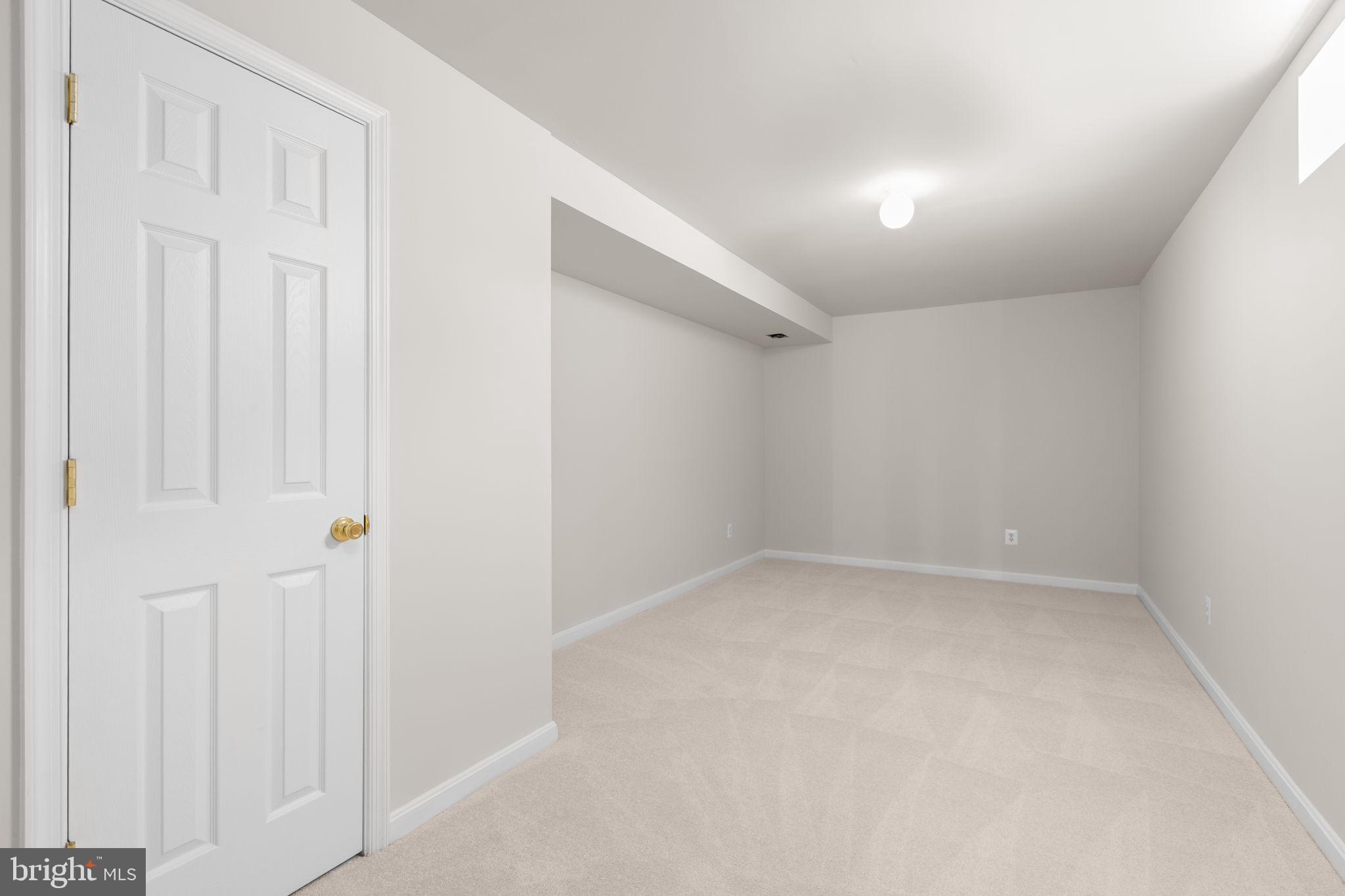 6 GLEN OAK ROAD