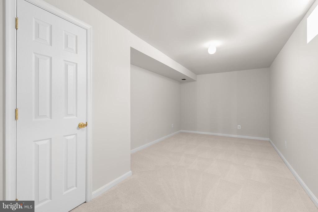 6 GLEN OAK ROAD