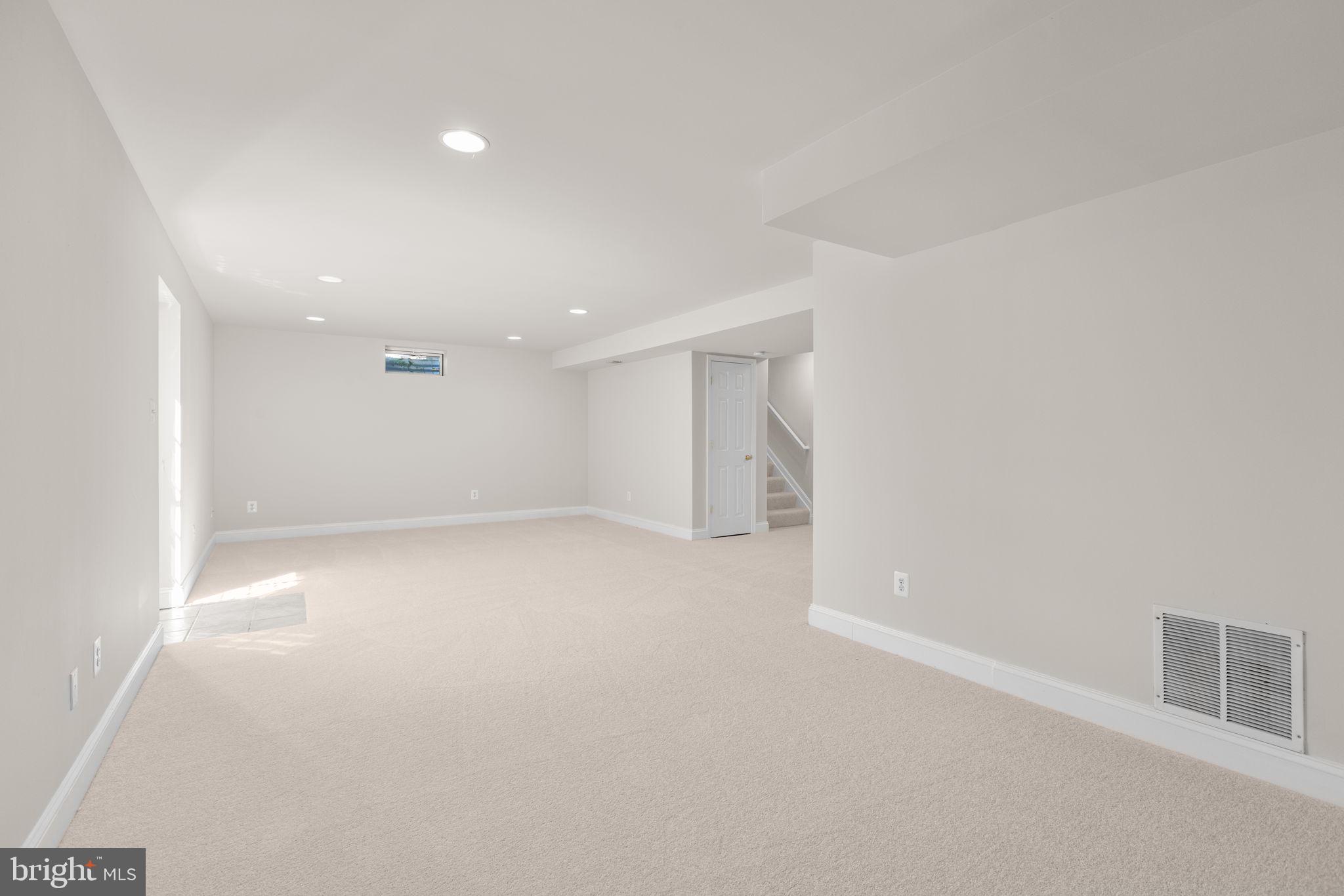 6 GLEN OAK ROAD